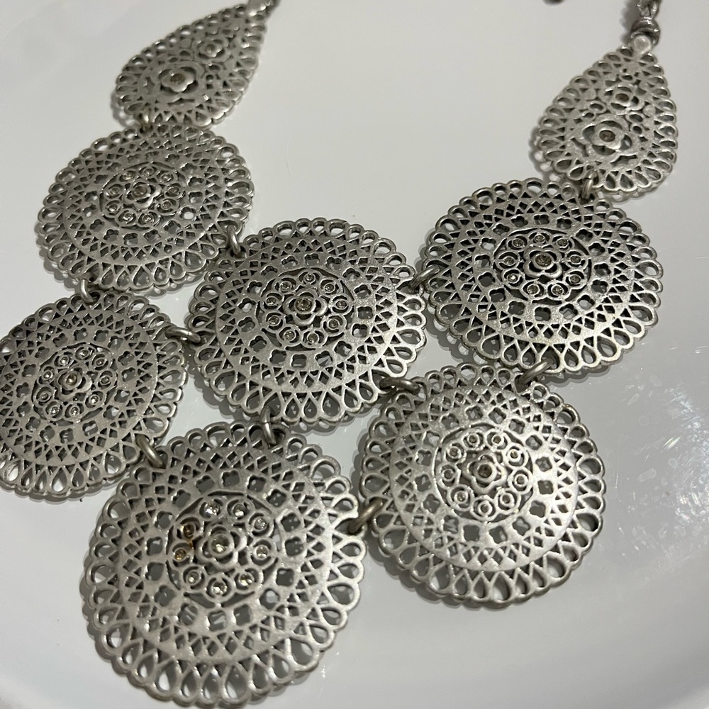 Stella & Dot Medina Bib Necklace